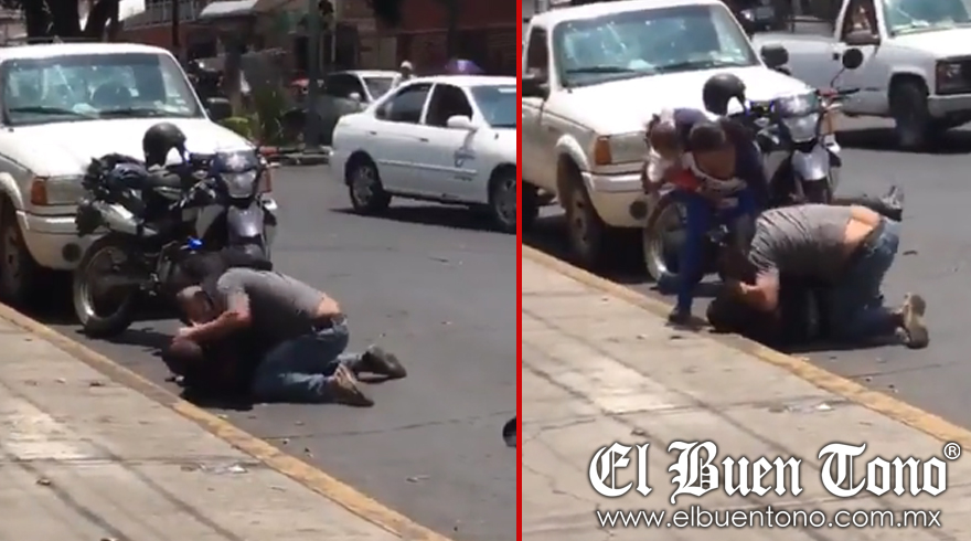 Conductor golpea a policía interviene mujer con bebé en brazos El