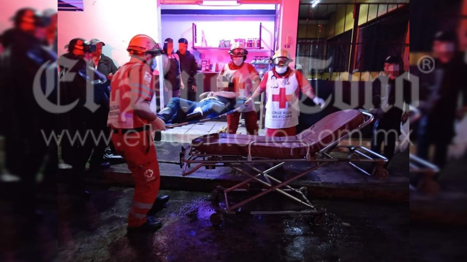 Lo Balean En Un Local De Comida El Buen Tono