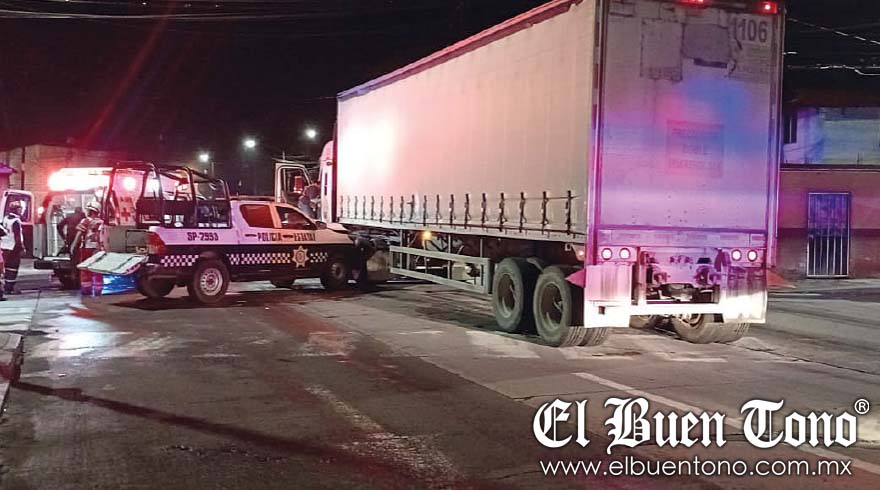 Choca Patrulla Contra Un Tr Iler Salen Volando Polic As El Buen Tono