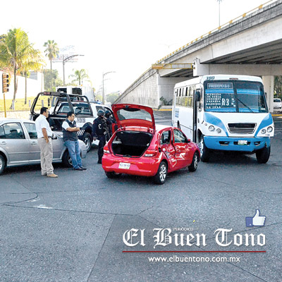 chocan bajo puente